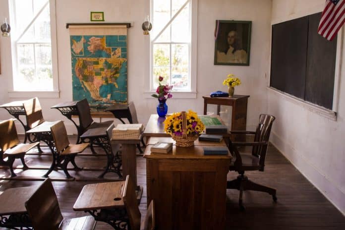 Old-timey classroom with teacher's desk